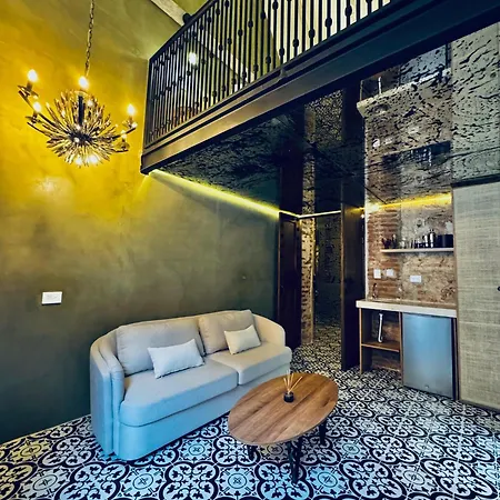 Hotel Alta *