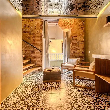Alta Hotel *