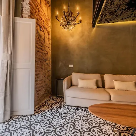 Alta Hotel *
